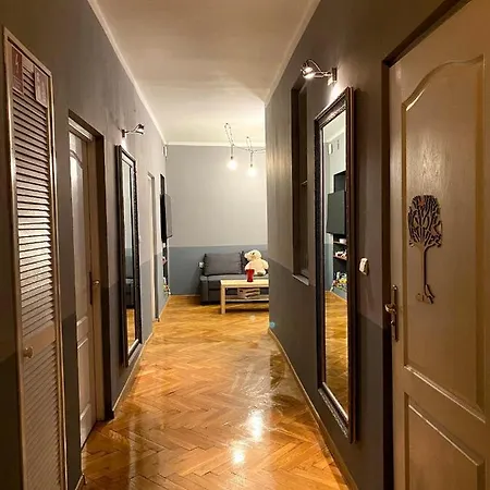 Real Hostel