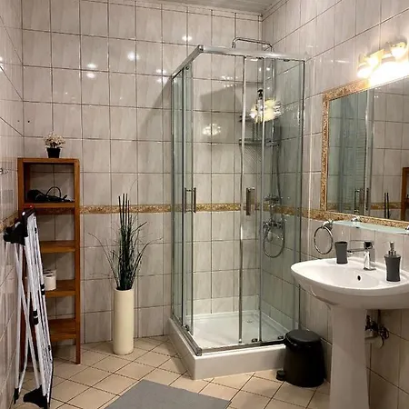 Real Hostel